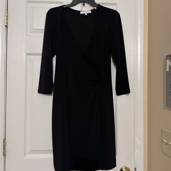 Lark & Ro wrap dress - Picture 2 of 5